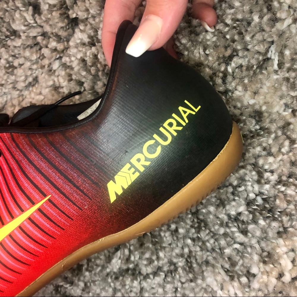 Nike Mercurial Vapor Indoor Soccer Shoes - Picture 3 of 5